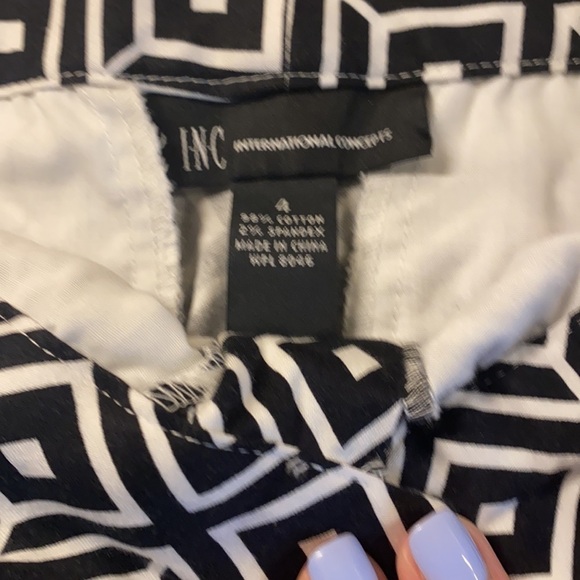 INC shorts black and white geometric print size 4 - Picture 3 of 5